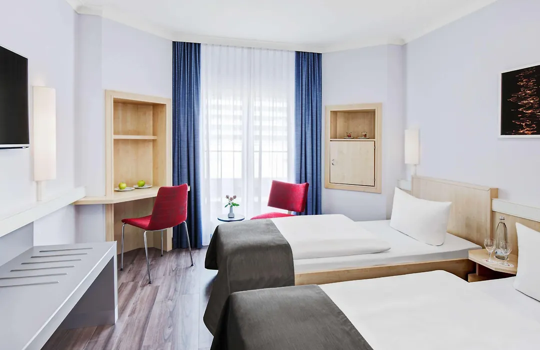 Intercityhotel Hamburg Altona-1